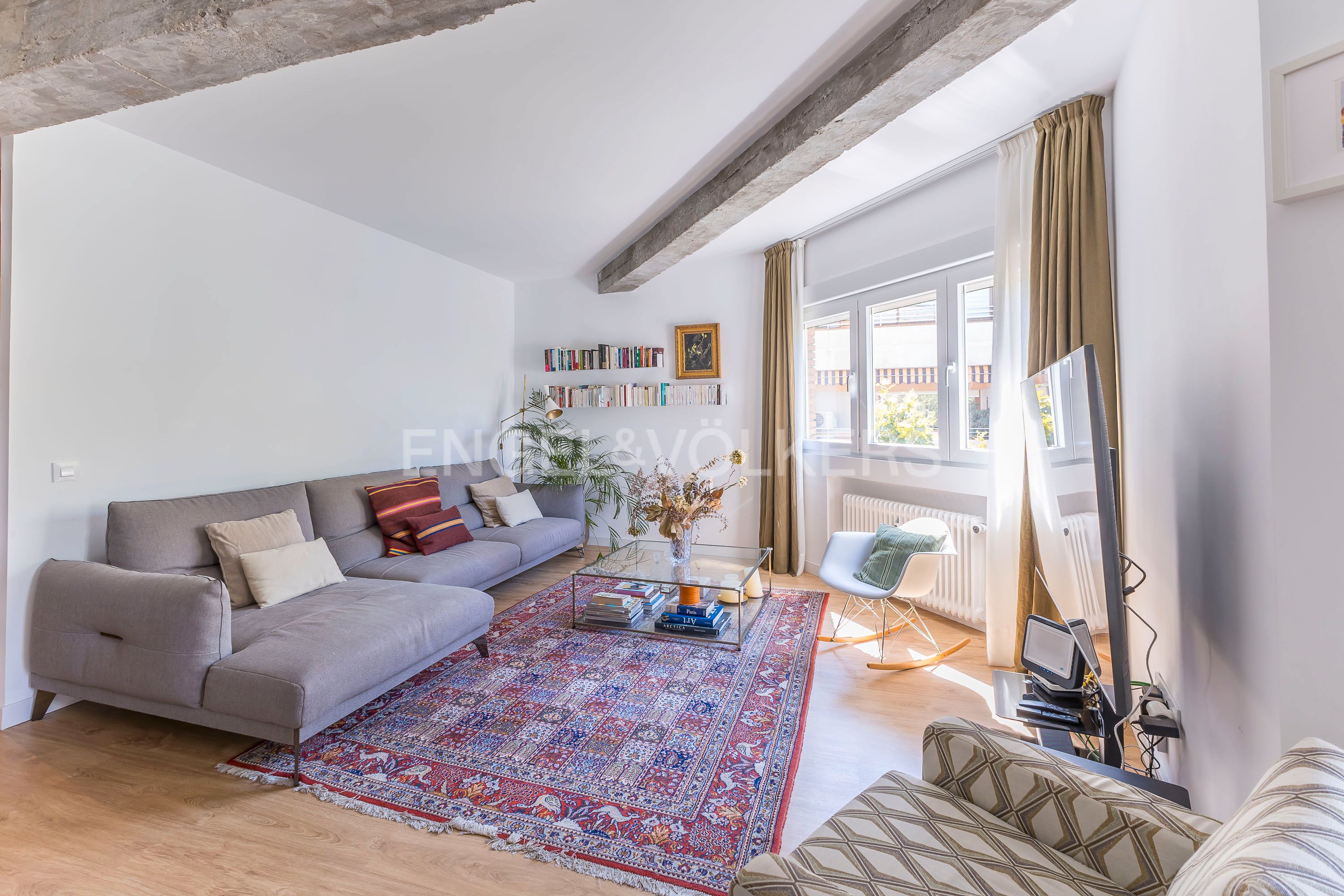Sala d'estar de Apartament en venda en  Madrid Capital amb Aire condicionat, Calefacció i Terrassa