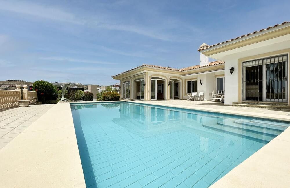 Swimming pool of House or chalet to rent in Benahavís  with Air Conditioner, Private garden and Terrace