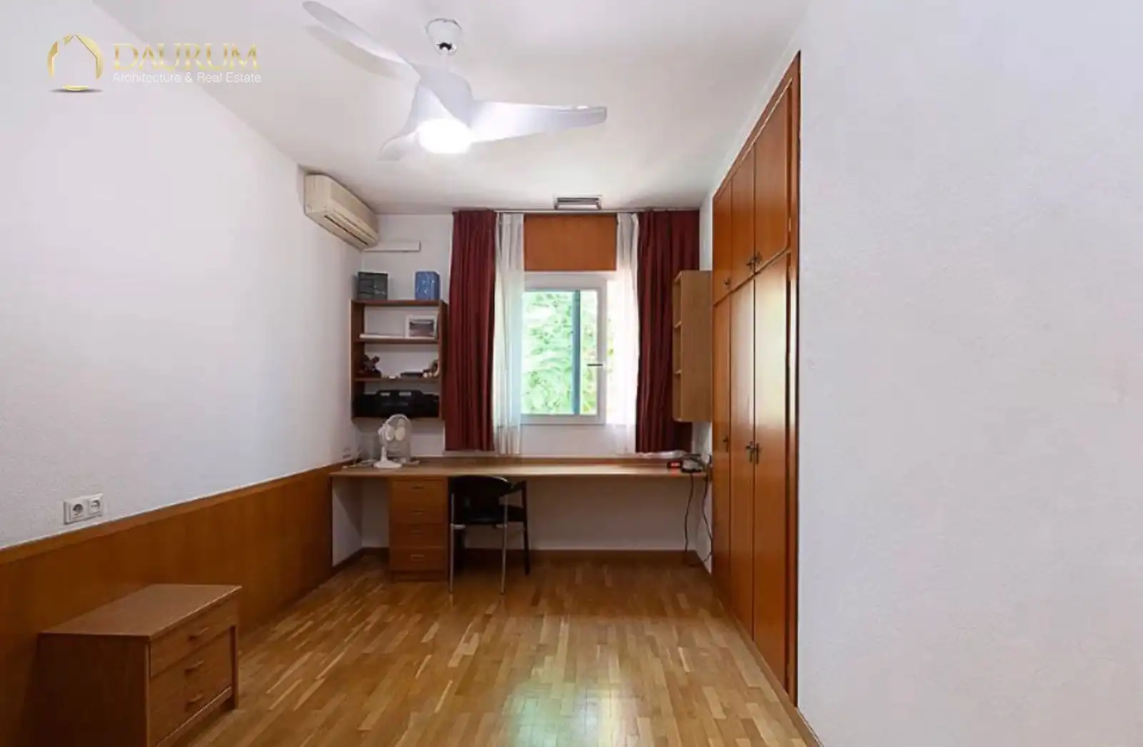 Dormitori de Casa o xalet en venda en Sevilla amb Aire condicionat, Calefacció i Terrassa