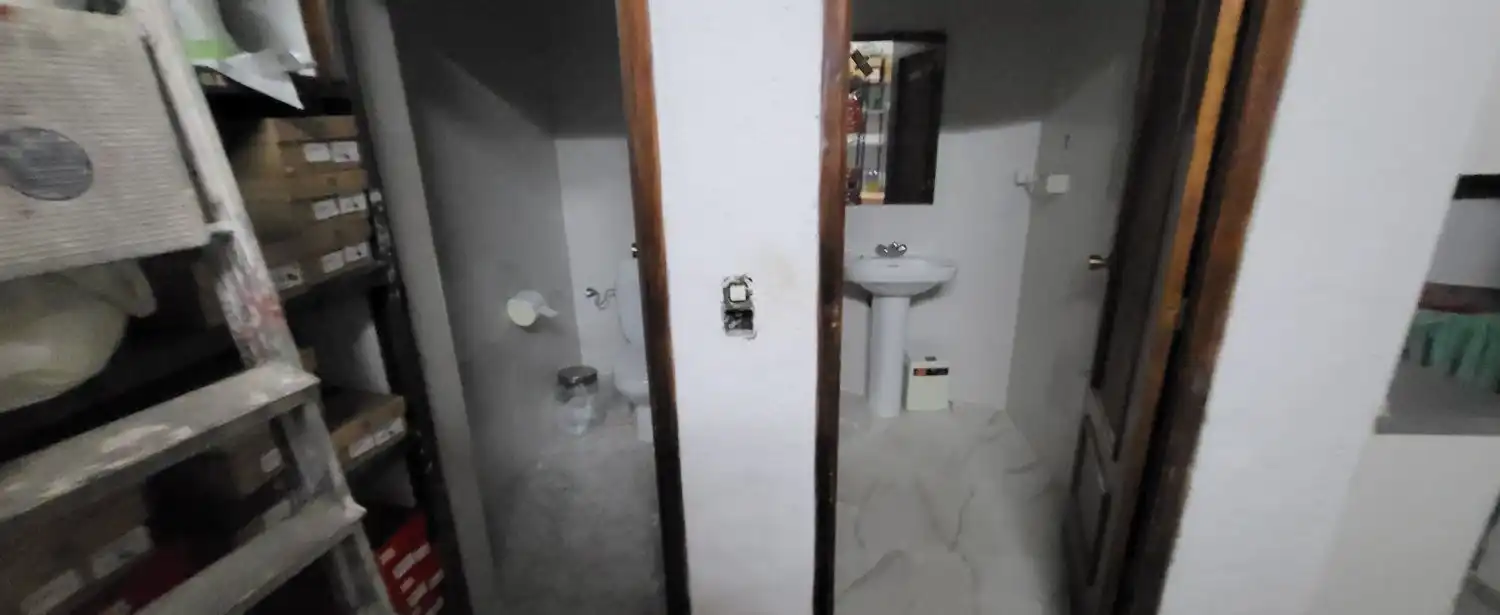 Baño de Local en traspaso en Mejorada del Campo con Aire acondicionado