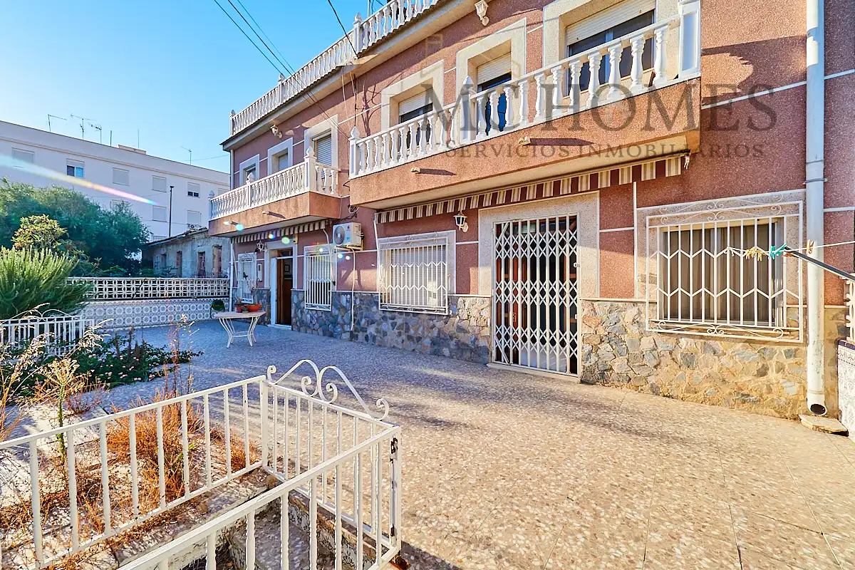 House with terrace for sale in Calle de Atanagildo