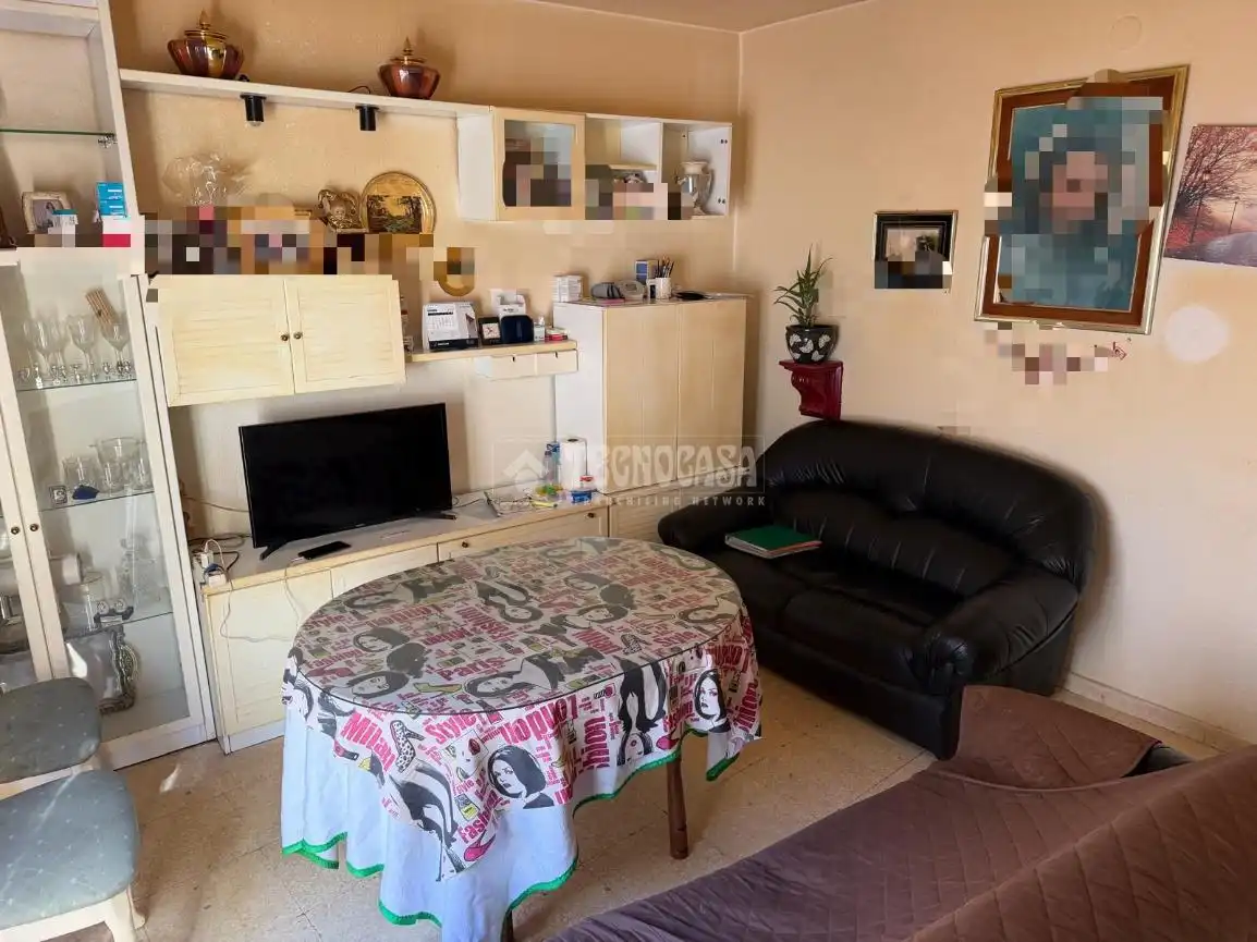 Sala d'estar de Pis en venda en Jaén amb Balcó