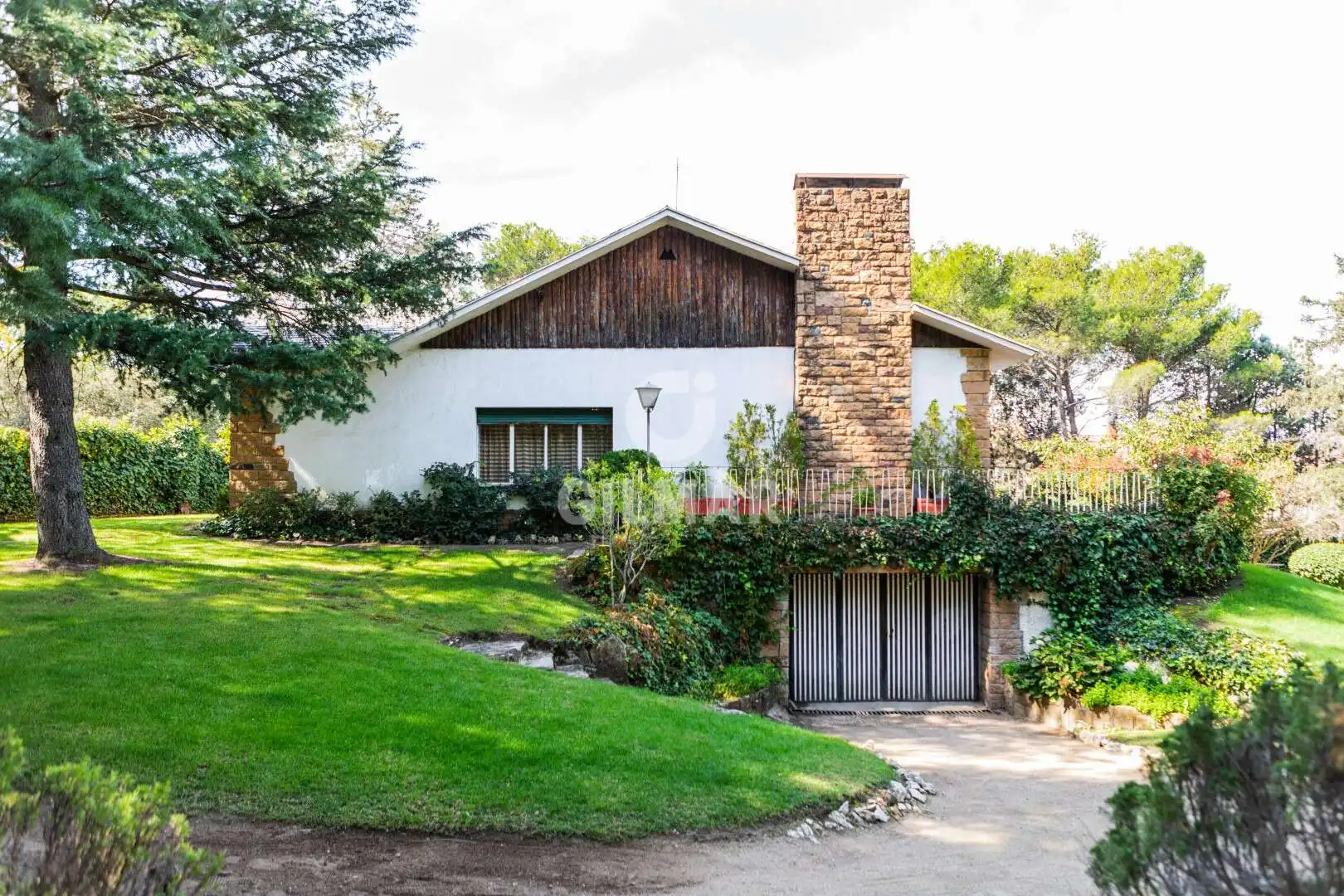 Vista exterior de Casa o chalet en venta en Collado Villalba con Calefacción, Jardín privado y Piscina