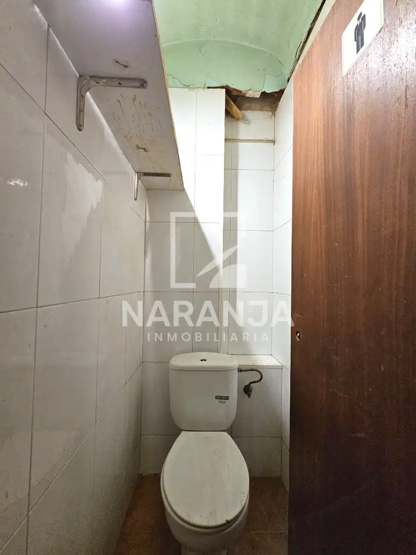 Baño de Local en venta en Barcelona