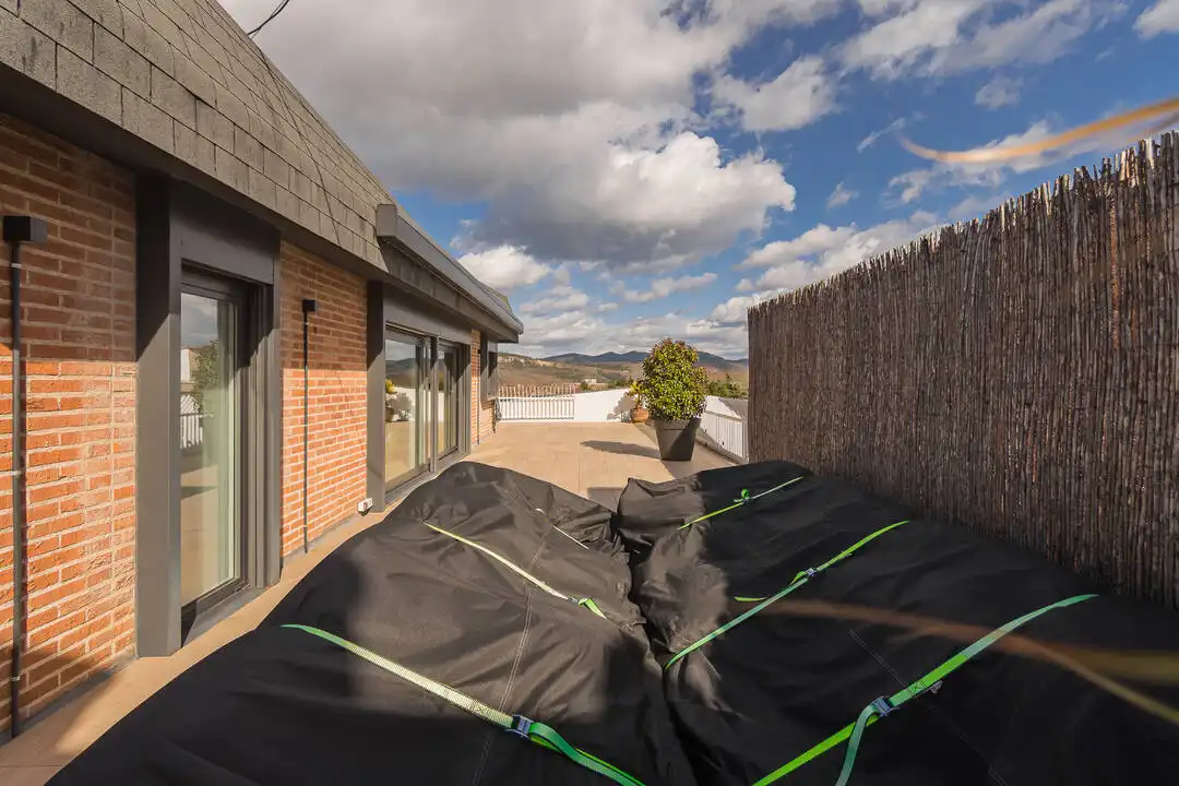 Terraza de Ático en venta en  Pamplona / Iruña con Calefacción, Terraza y Alarma