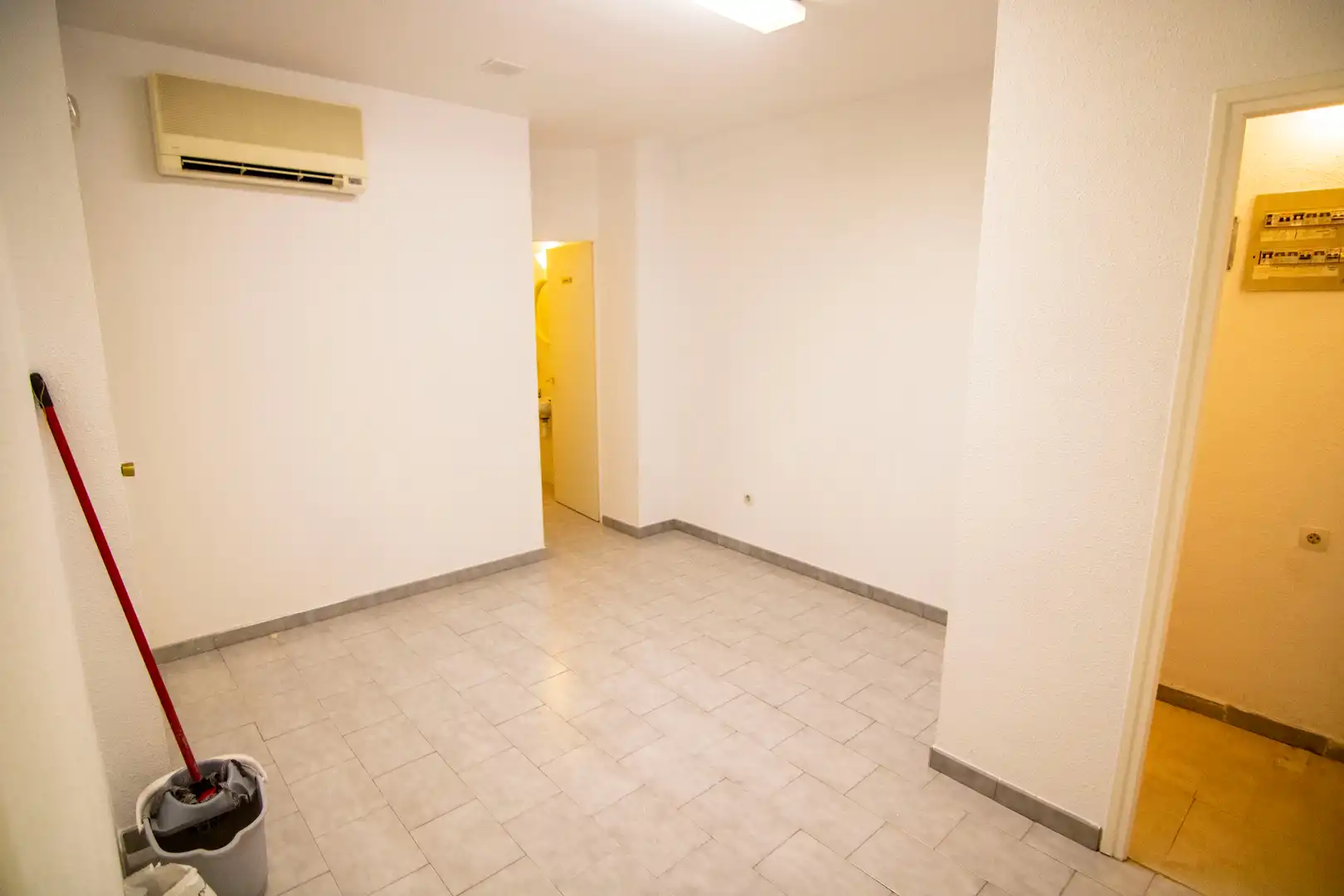 Commercial properties for rent in Madrid  with Air Conditioner
