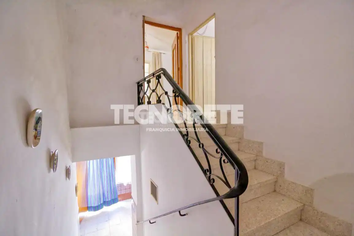 Casa adosada en venta en Consuegra con Jardín privado