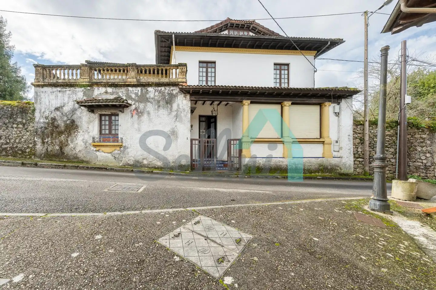 Vista exterior de Casa o xalet en venda en Piloña amb Jardí privat, Parquet i Terrassa