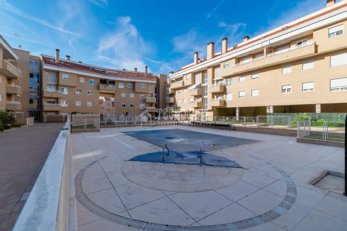Außenansicht von Wohnung zum Verkauf in Arroyomolinos (Madrid) mit Klimaanlage, Heizung und Terrasse