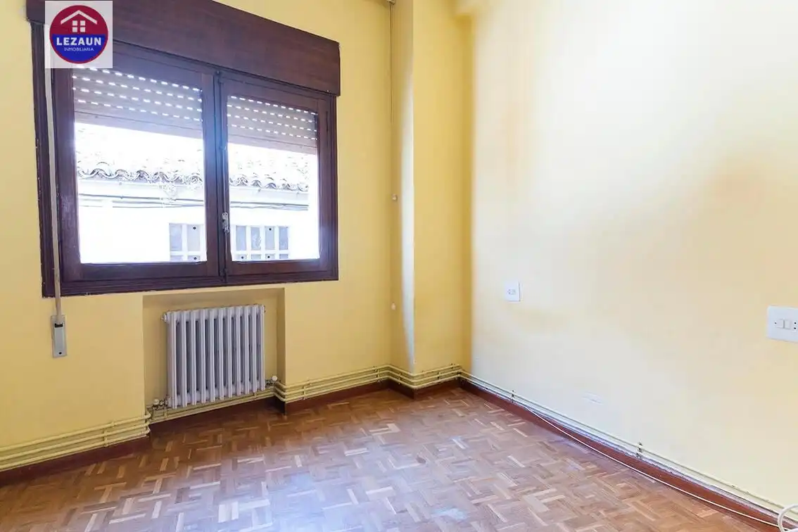Bedroom of Flat for sale in Funes  with Parquet flooring, Terrace and Storage room