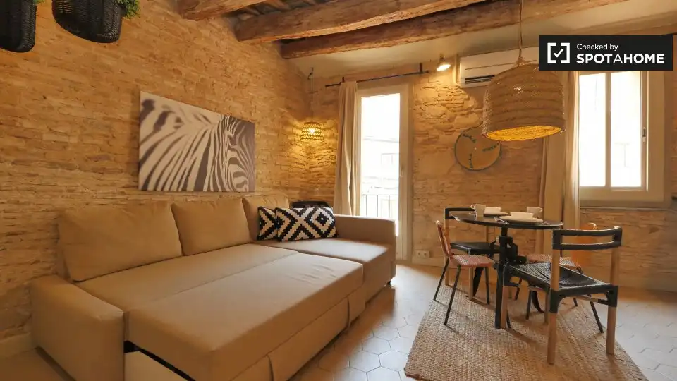 Appartamento con terrazza in affitto a Ciutat Vella, imagen 2