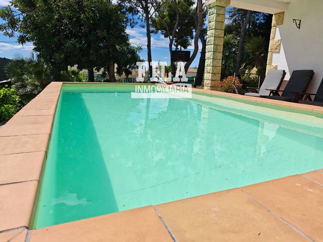 Casa-chalet en Venta en Bellvei