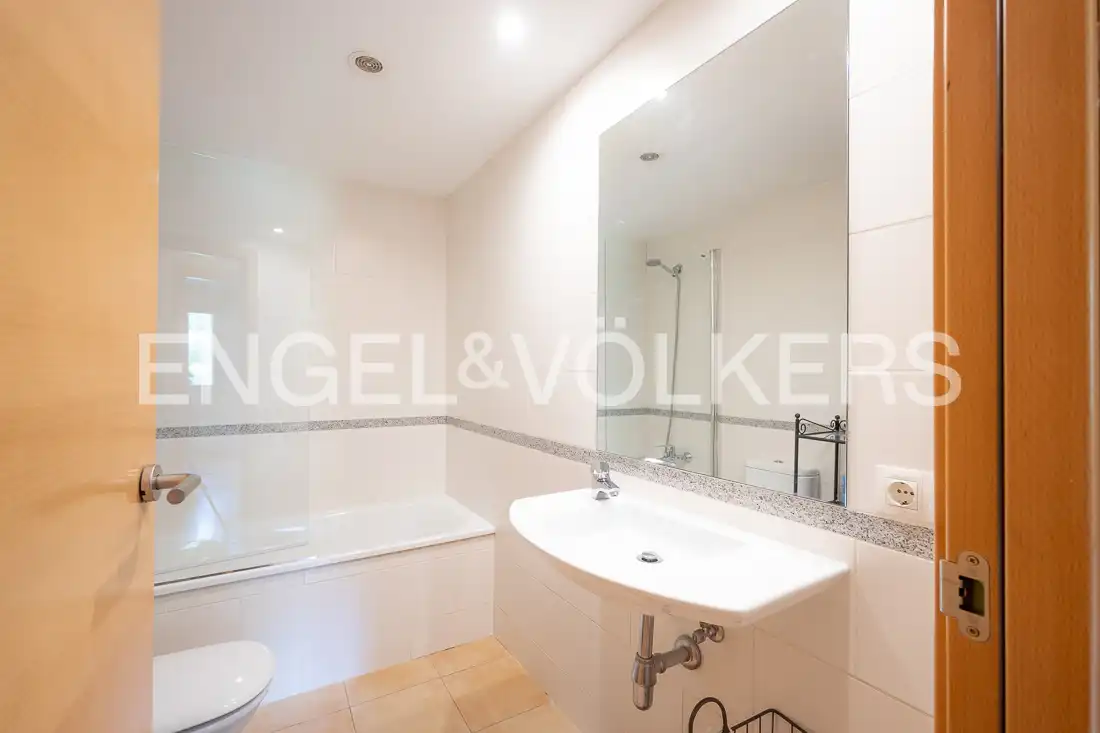 Baño de Planta baja en venta en Ordino con Calefacción, Parquet y Trastero