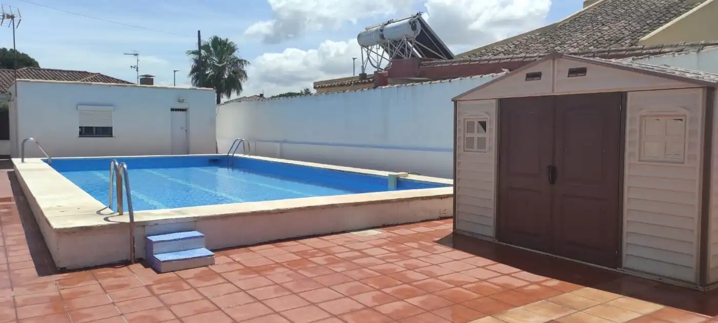 Piscina de Casa o xalet en venda en El Puerto de Santa María amb Jardí privat, Traster i Piscina