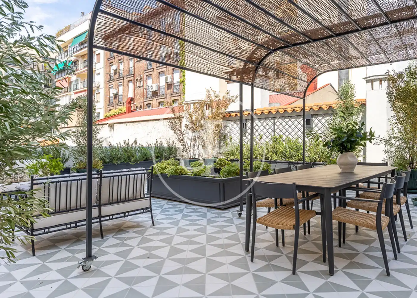 Terrassa de Pis en venda en Madrid amb Aire condicionat, Calefacció i Jardí privat