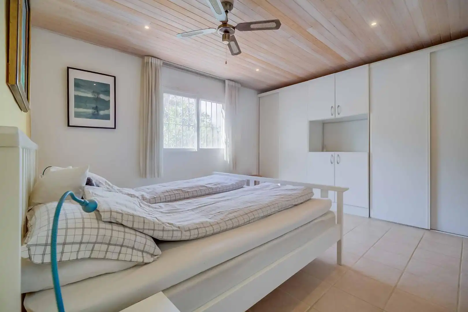 Dormitori de Casa o xalet en venda en Mijas amb Aire condicionat, Jardí privat i Terrassa