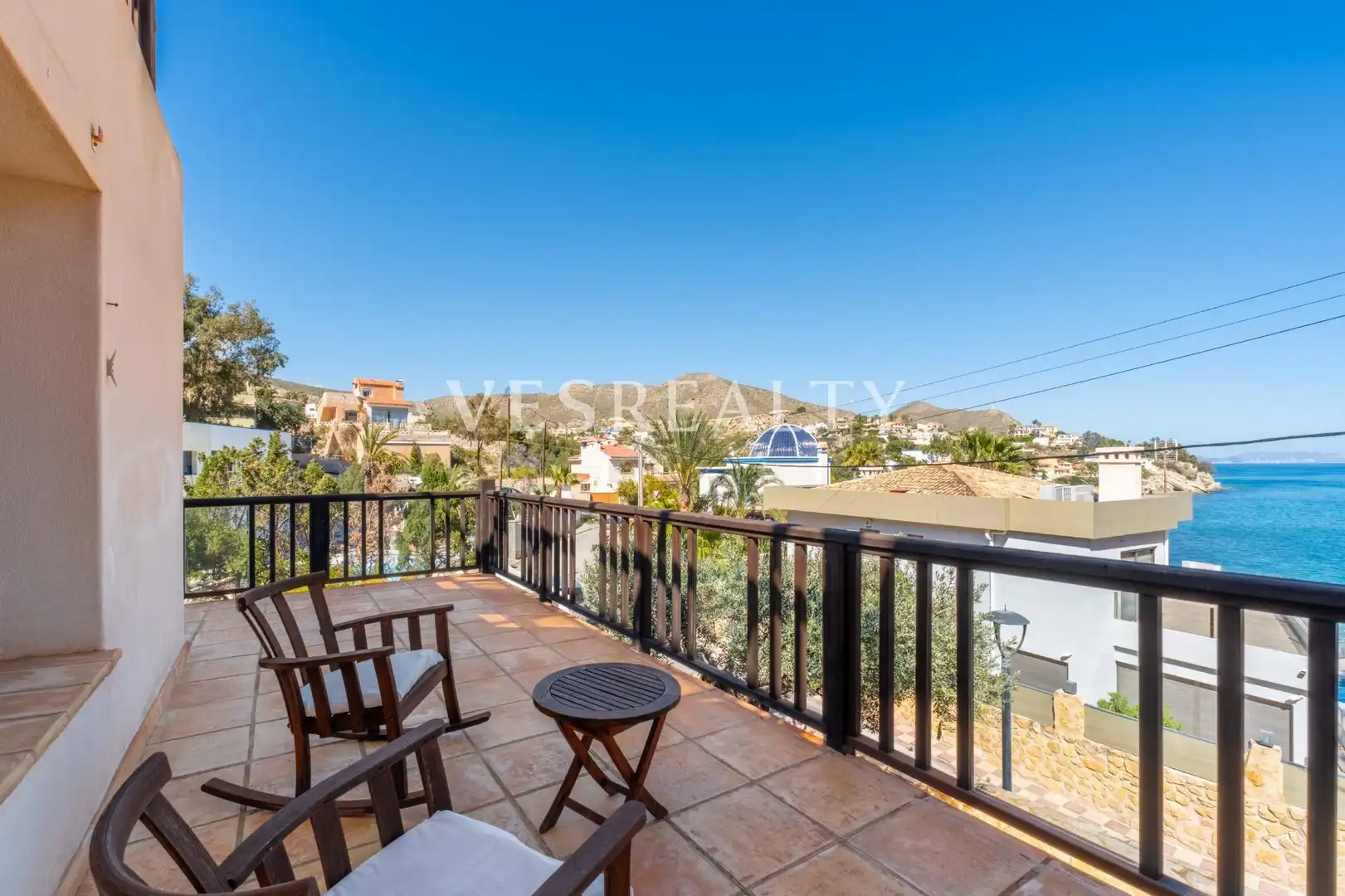 Vista exterior de Casa o xalet en venda en El Campello amb Calefacció, Jardí privat i Terrassa