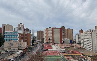 Vista exterior de Apartament en venda en Benidorm amb Aire condicionat, Terrassa i Piscina comunitària