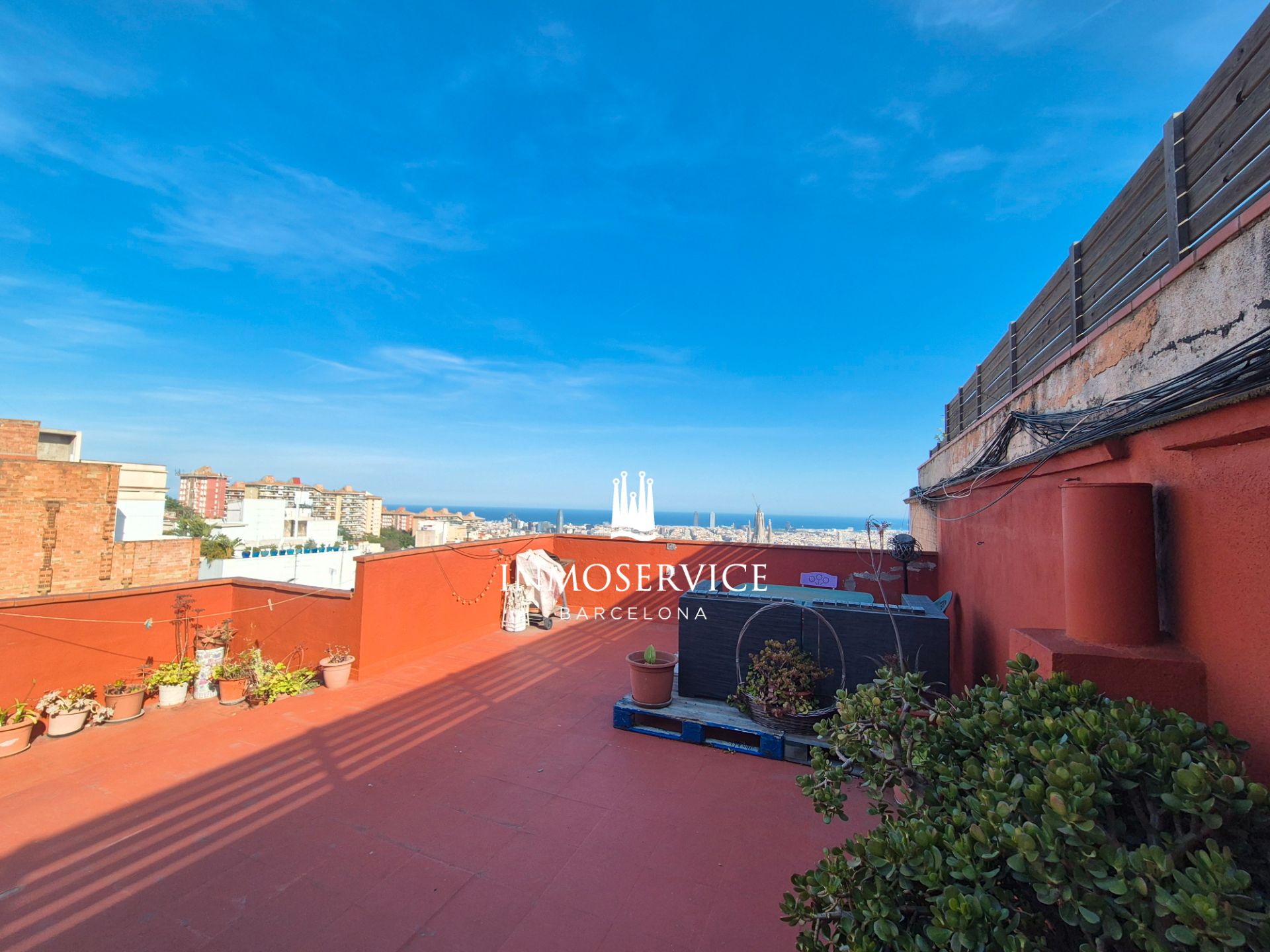 Vista exterior de Àtic en venda en  Barcelona Capital amb Terrassa i Balcó