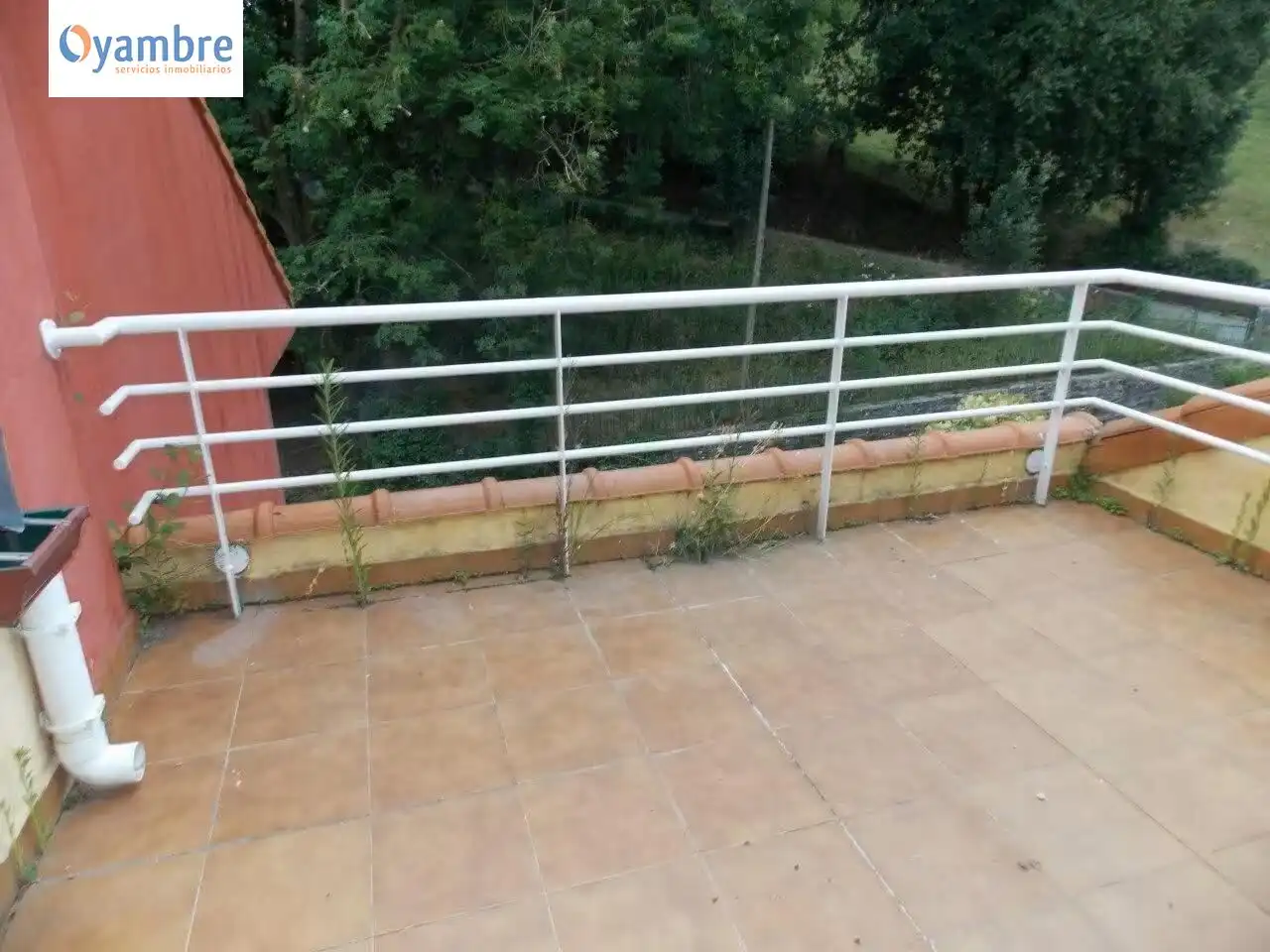 Terrassa de Oficina en venda en Ampuero