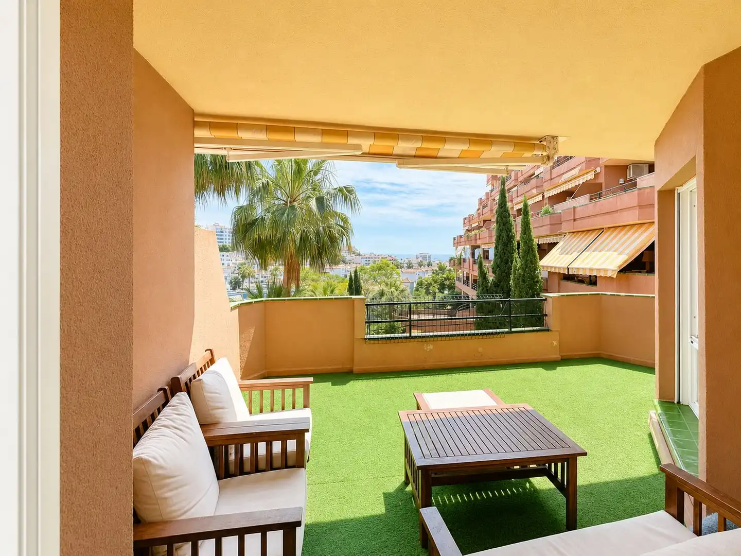 Terrassa de Apartament en venda en Benalmádena amb Jardí privat i Piscina comunitària