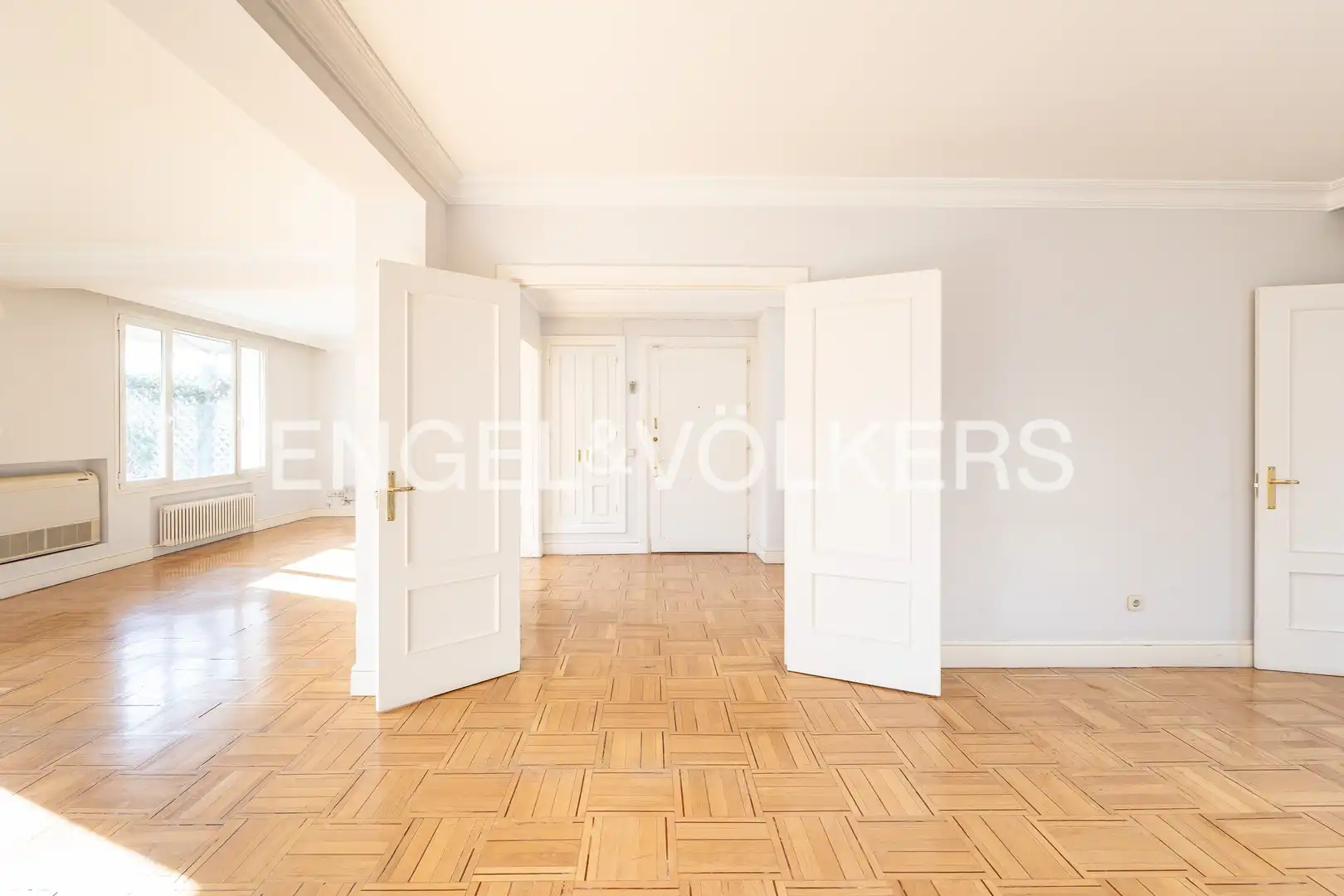 Piso en venta en Madrid con Calefacción, Terraza y Trastero