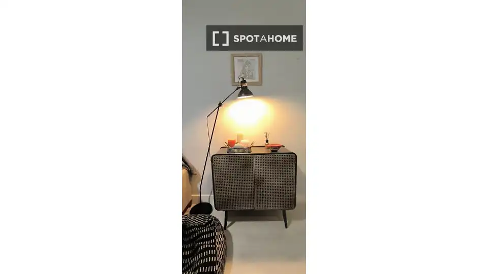 Habitación de Piso de alquiler en Madrid con Aire acondicionado, Calefacción y Amueblado