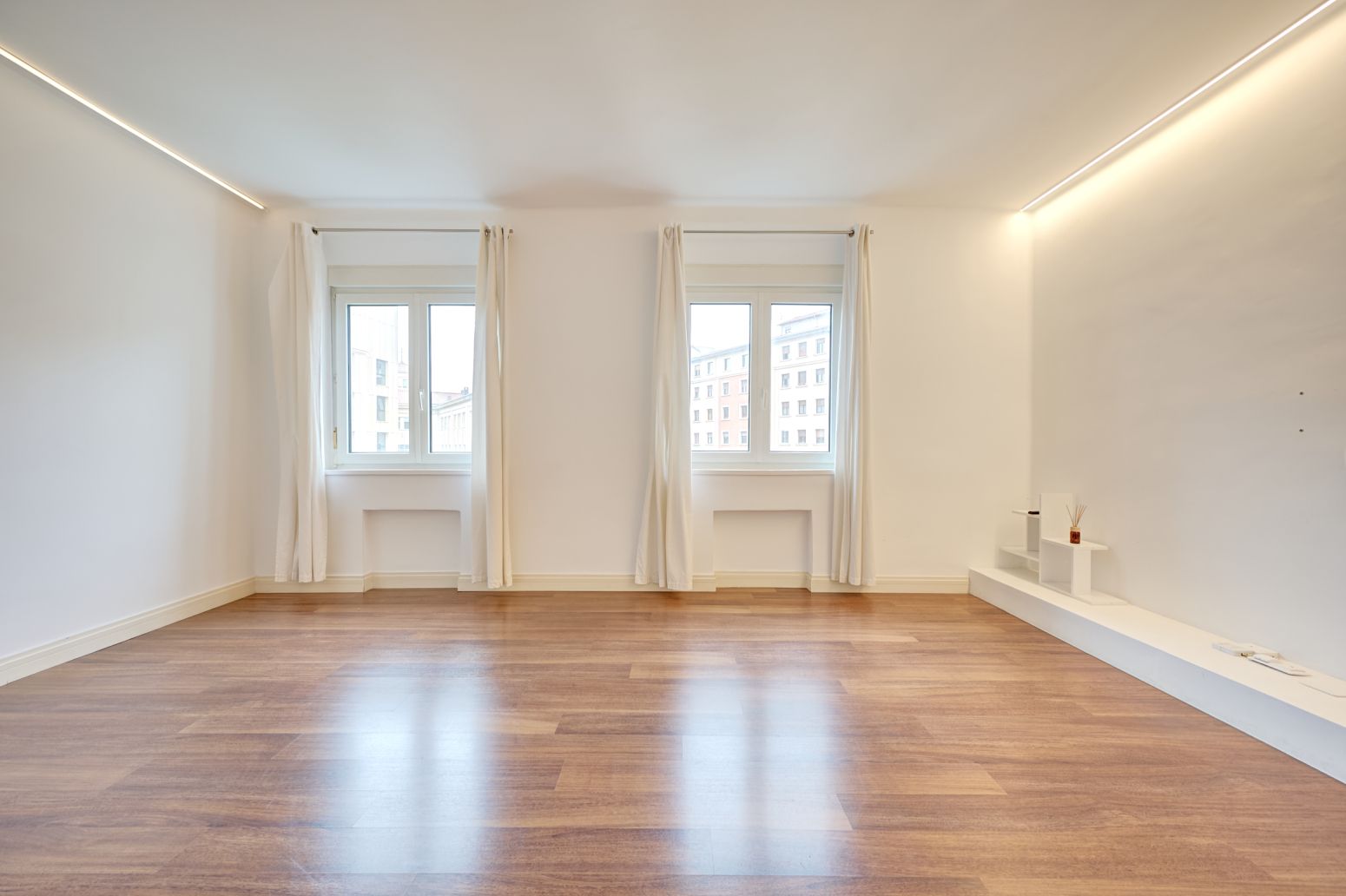 Living room of Flat for sale in  Pamplona / Iruña  with Heating, Parquet flooring and Storage room