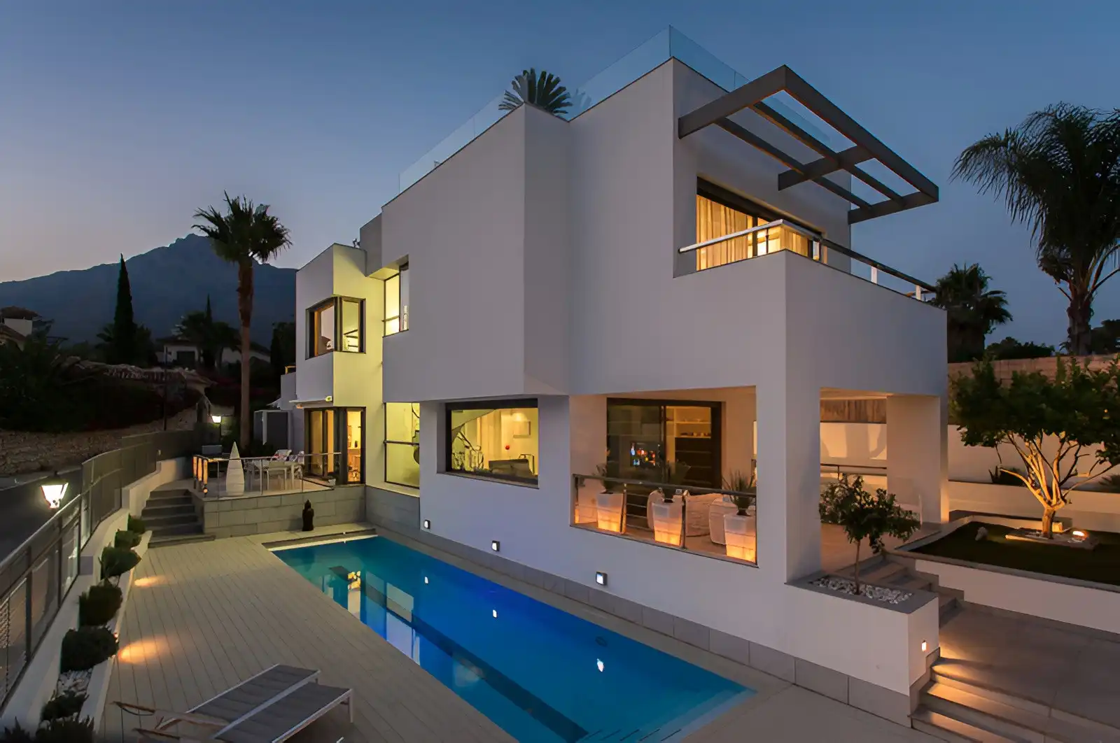 Swimming pool of Houses for sale in Marbella  with Air Conditioner, Private garden and Terrace