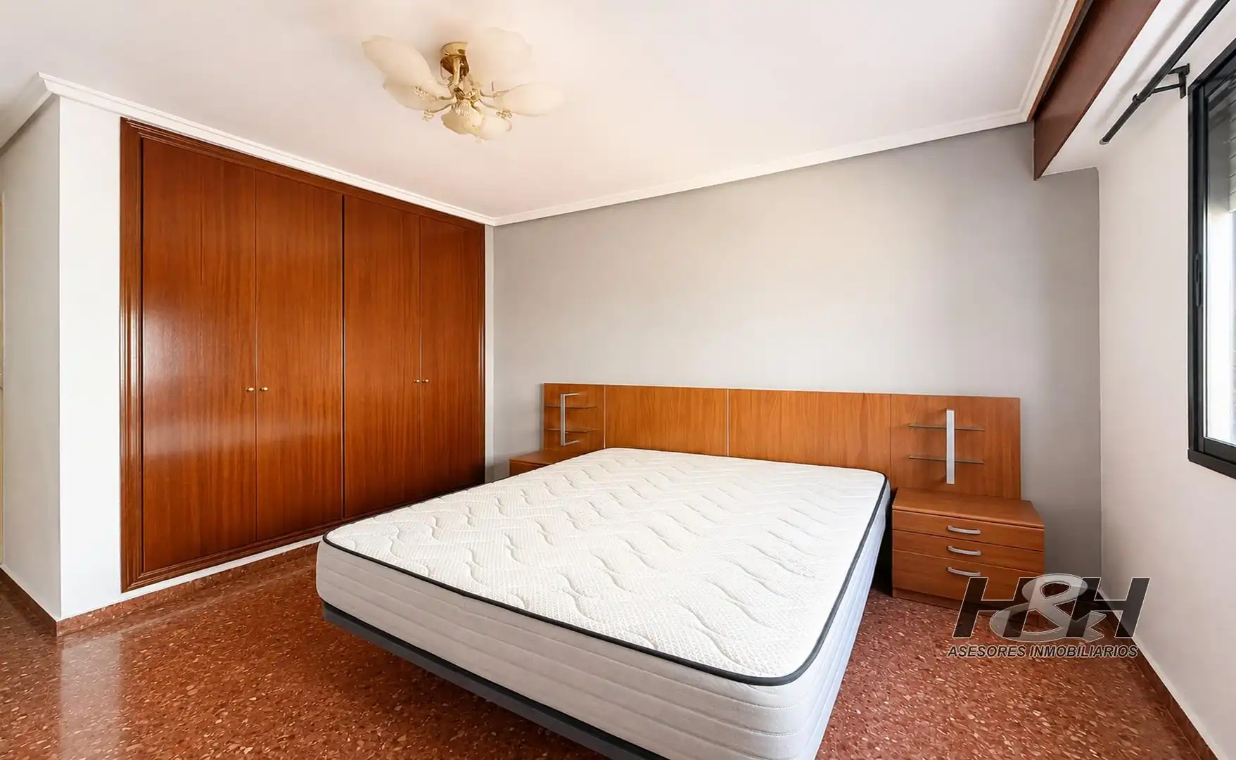 Bedroom of Flat for sale in Burjassot  with Air Conditioner, Heating and Balcony