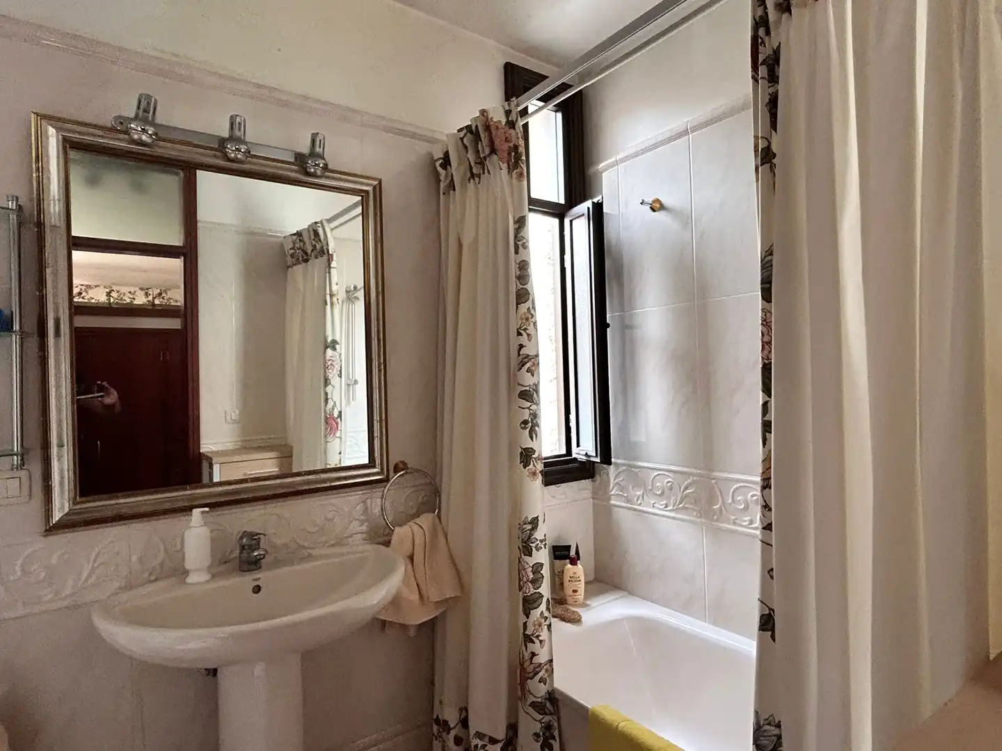 Badezimmer von Dachboden zum Verkauf in Santa Cruz de Tenerife mit Privatgarten, Parkett und Schwimmbad
