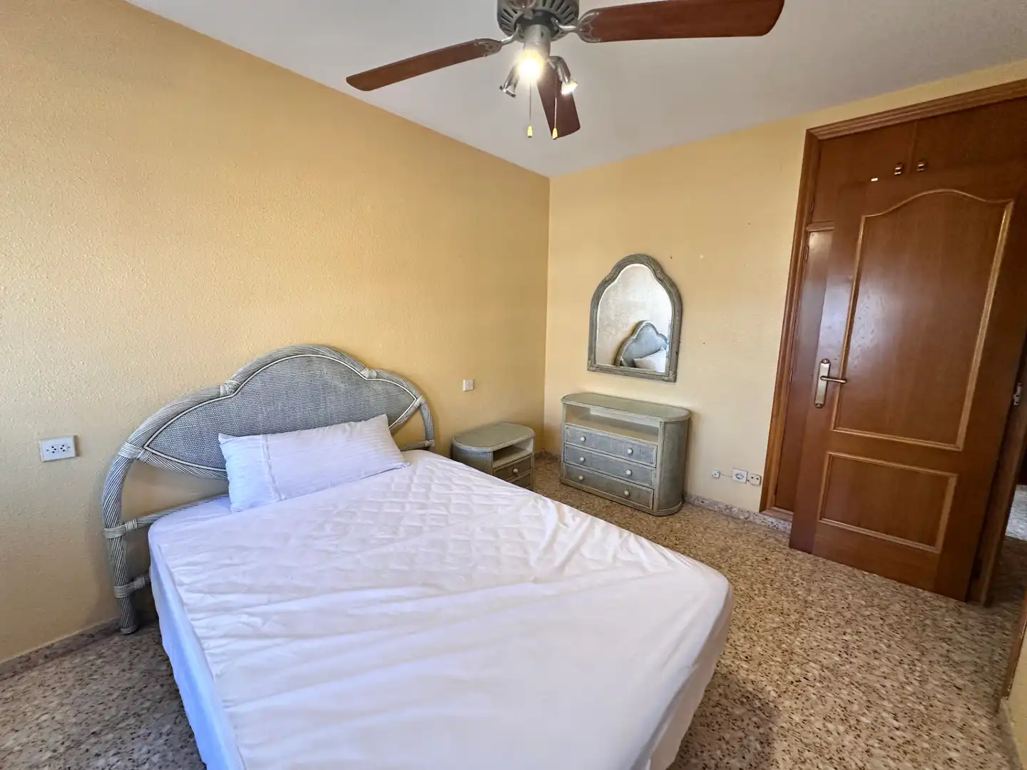 Bedroom of Flat for share in Centro