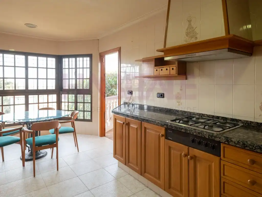 Kitchen of Houses for sale in Chiva  with Air Conditioner, Heating and Furnished