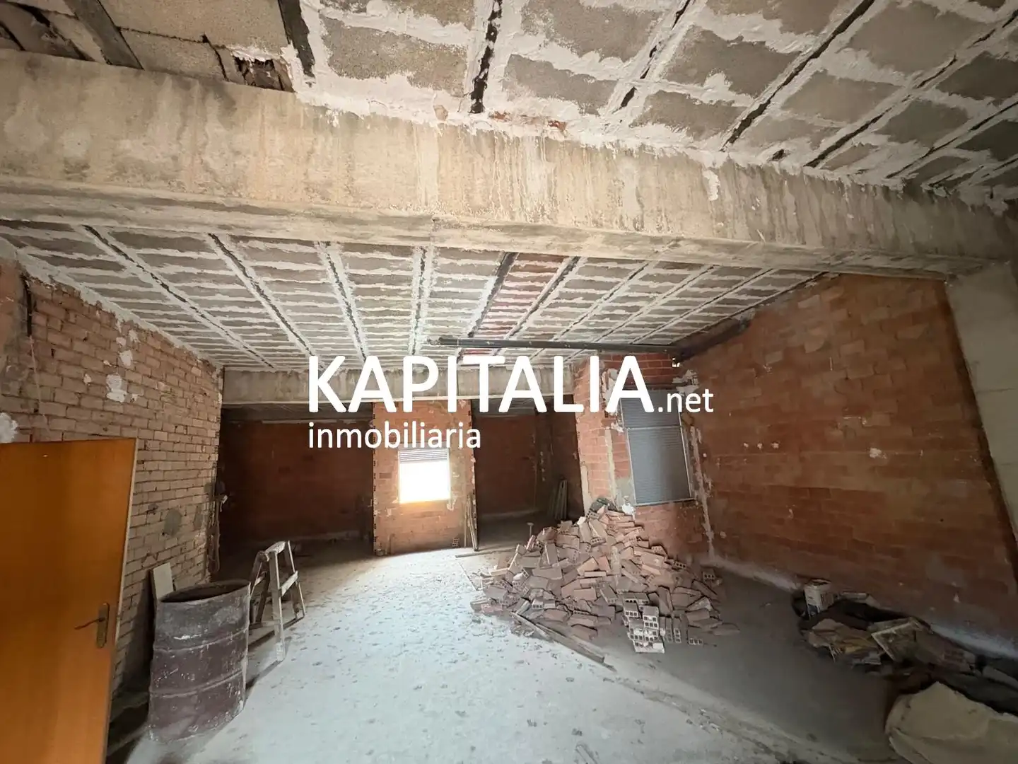 Edificio en venta en Enguera