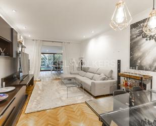 Sala d'estar de Apartament de lloguer en  Madrid Capital amb Aire condicionat, Calefacció i Parquet