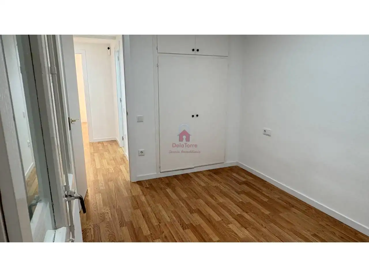 Bedroom of Flat for sale in Terrassa  with Air Conditioner, Parquet flooring and Balcony
