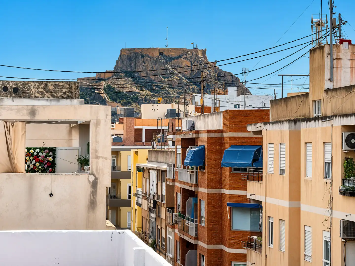 Außenansicht von Wohnung zum Verkauf in Alicante / Alacant mit Klimaanlage, Möbliert und Waschmaschine