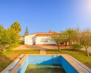 Exterior view of House or chalet for sale in Chiclana de la Frontera  with Air Conditioner, Private garden and Swimming Pool