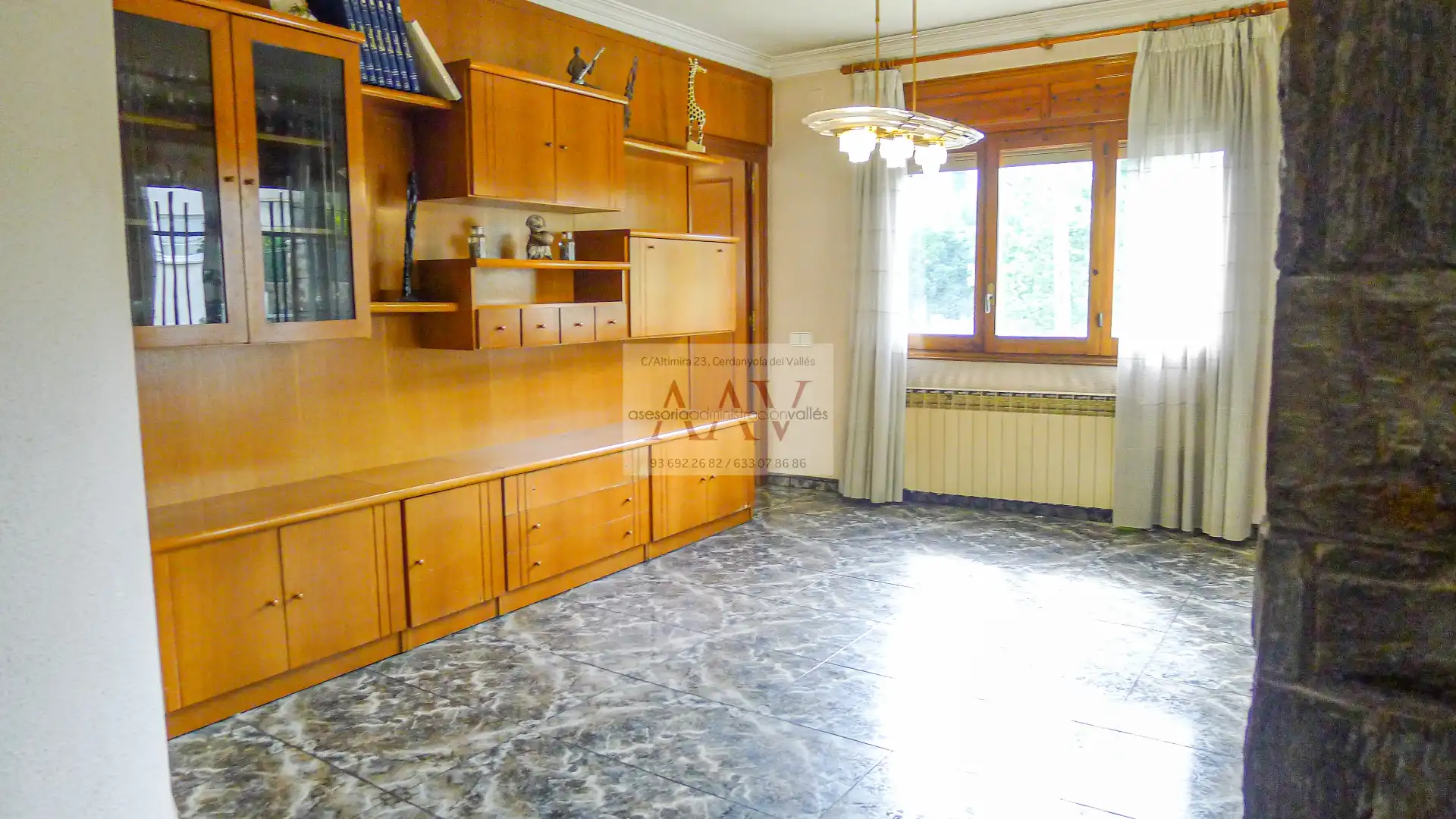 Sala de estar de Casa o chalet en venta en Cerdanyola del Vallès con Calefacción, Jardín privado y Terraza