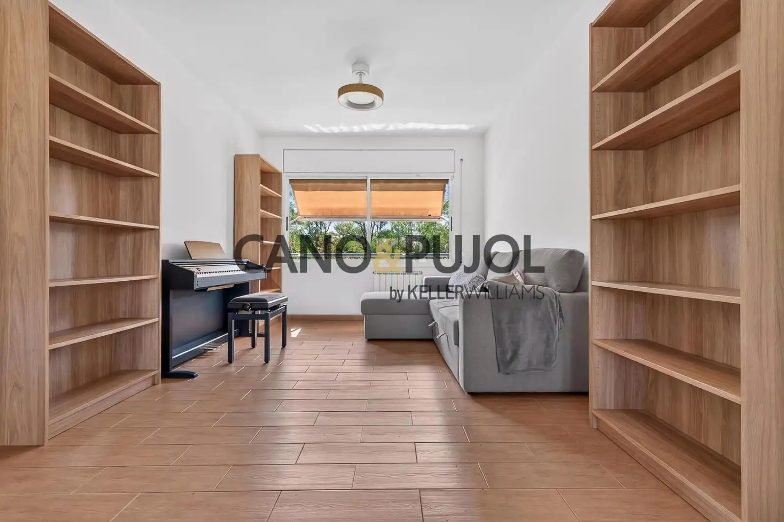 Sala de estar de Ático en venta en Rubí con Aire acondicionado, Calefacción y Jardín privado