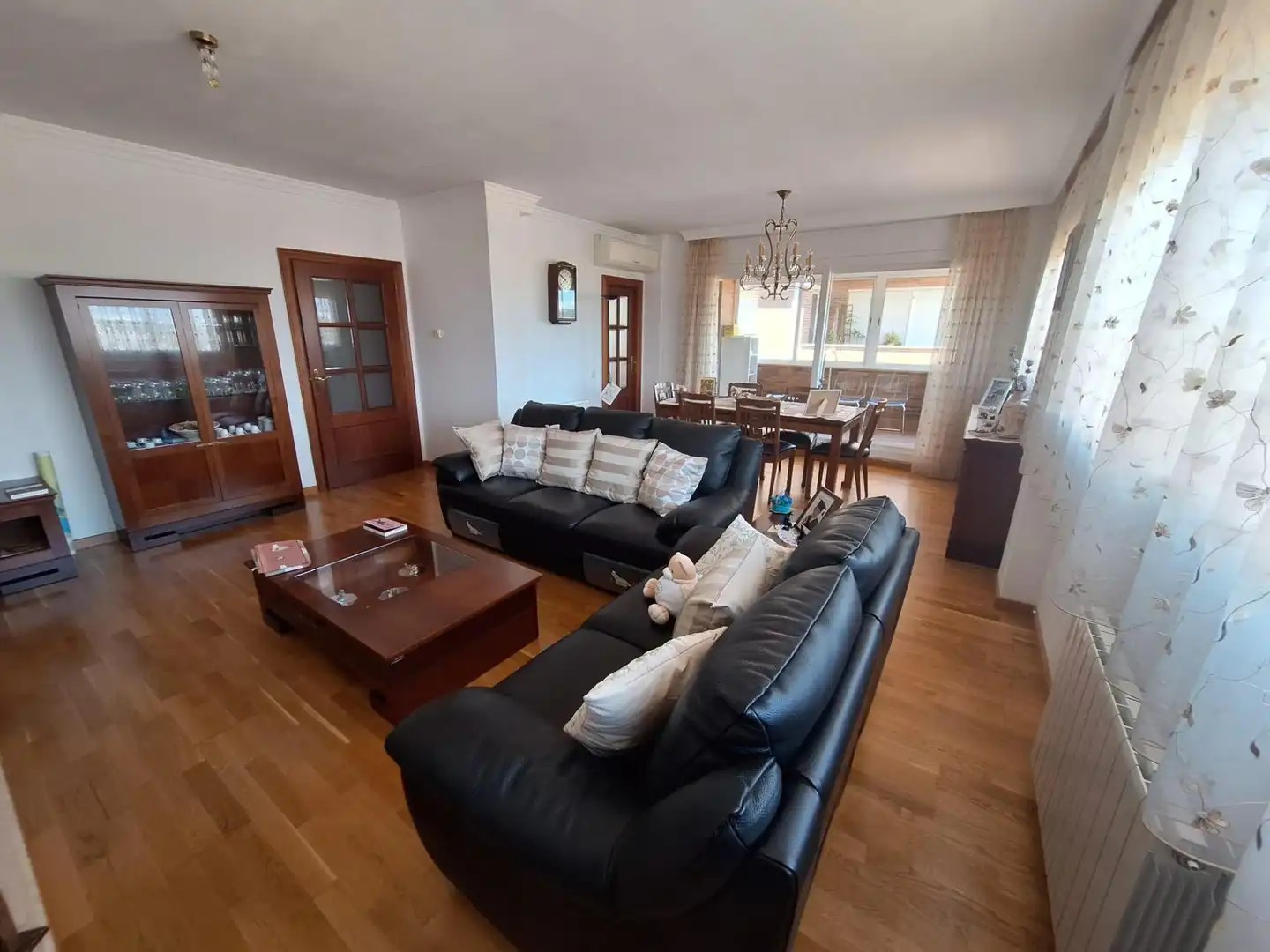 Sala d'estar de Casa o xalet en venda en Sant Quirze del Vallès amb Aire condicionat, Calefacció i Jardí privat
