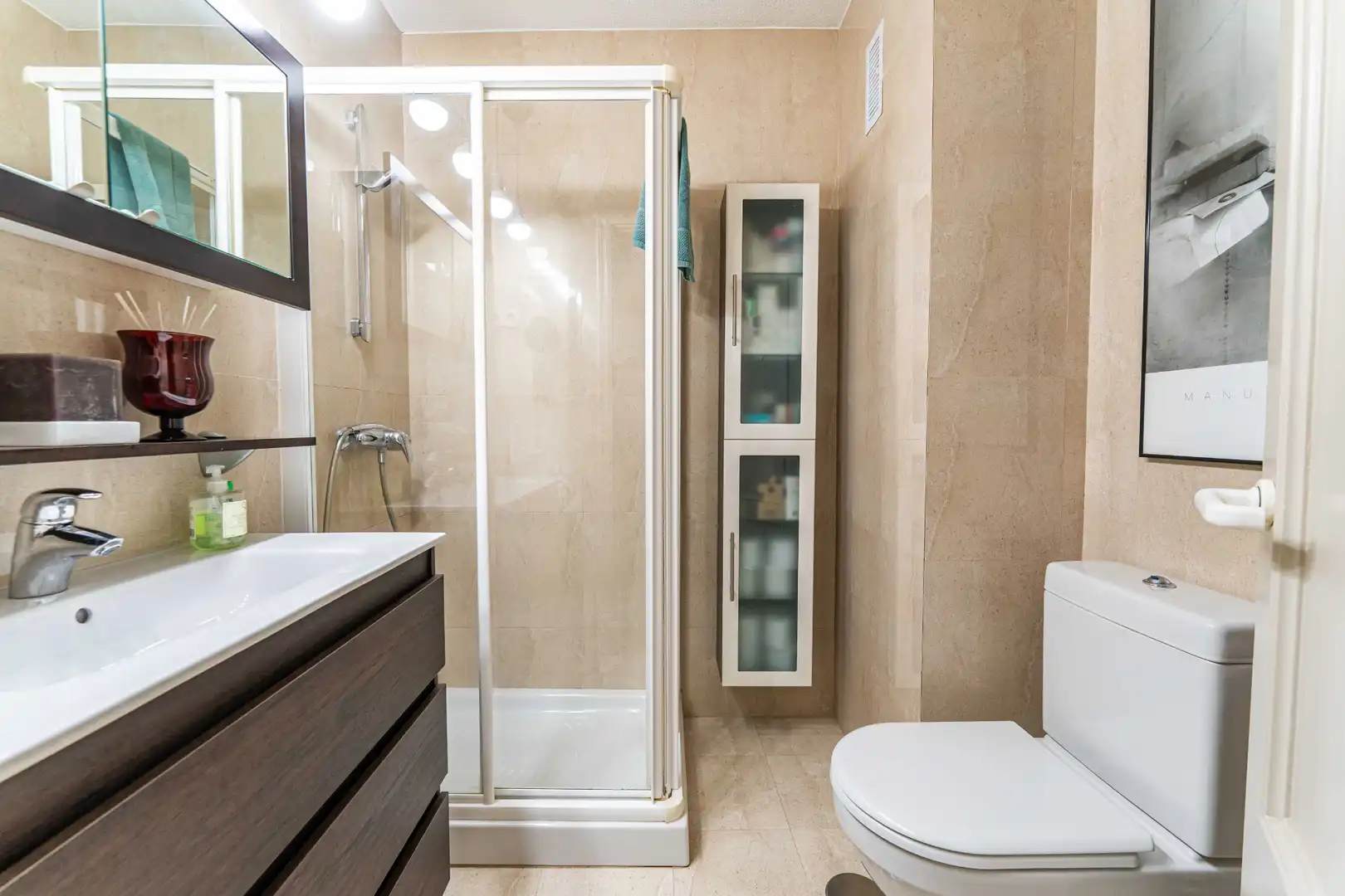 Baño de Casa adosada en venta en Las Rozas de Madrid con Aire acondicionado, Calefacción y Jardín privado