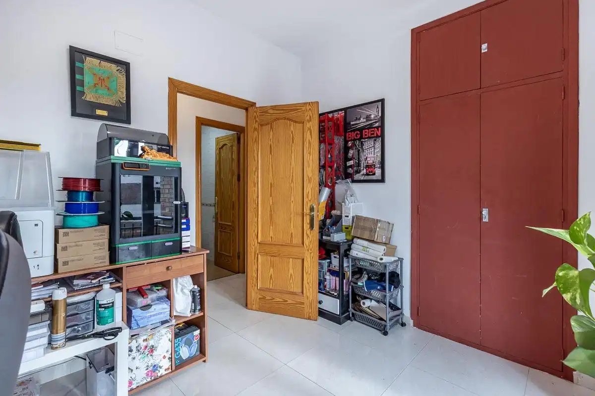 Flat for sale in Granada  with Air Conditioner and Terrace
