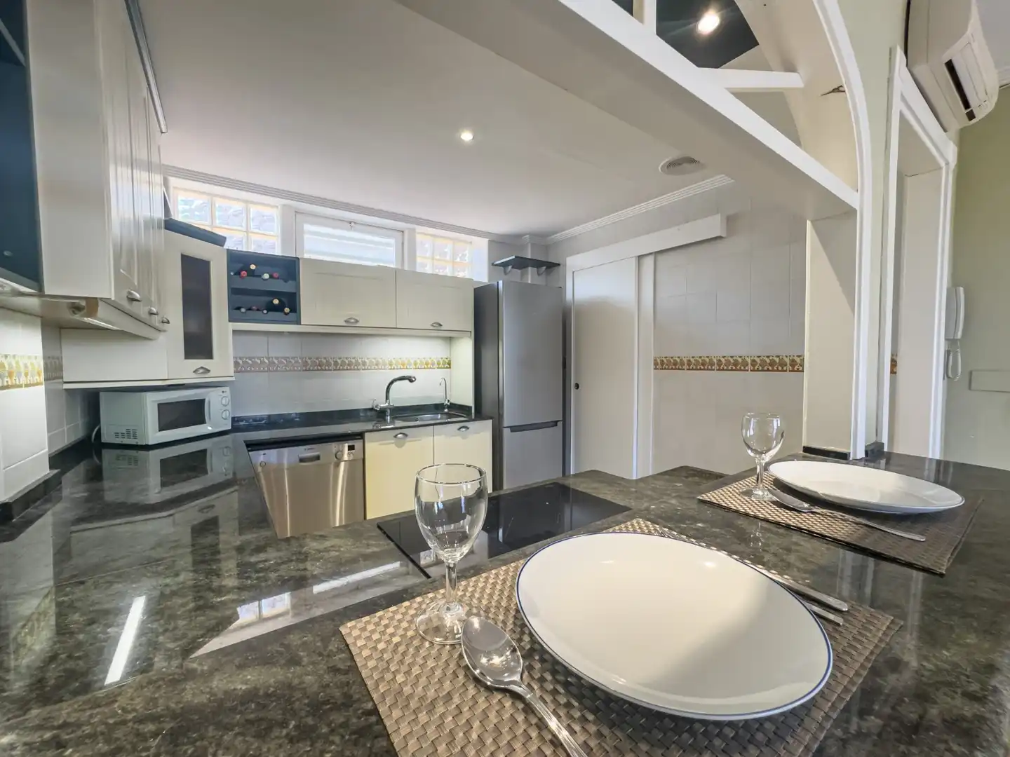 Cocina de Dúplex de alquiler en Santa Pola con Terraza, Trastero y Piscina