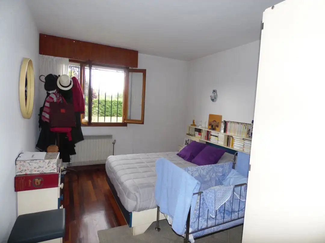 Habitación de Casa o chalet en venta en Villarcayo de Merindad de Castilla la Vieja con Calefacción, Terraza y Piscina