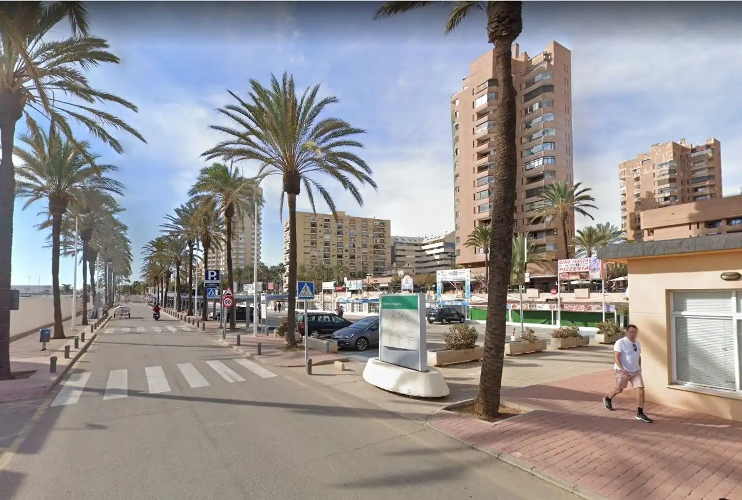 Local comercial en traspàs a Puerto Deportivo