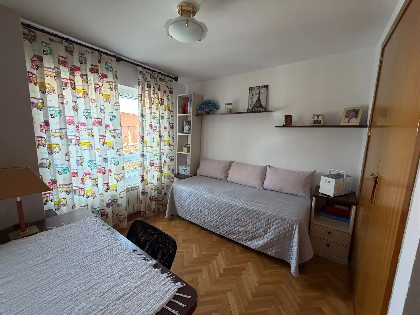 Dormitori de Casa o xalet en venda en Montserrat - Parque Empresarial
