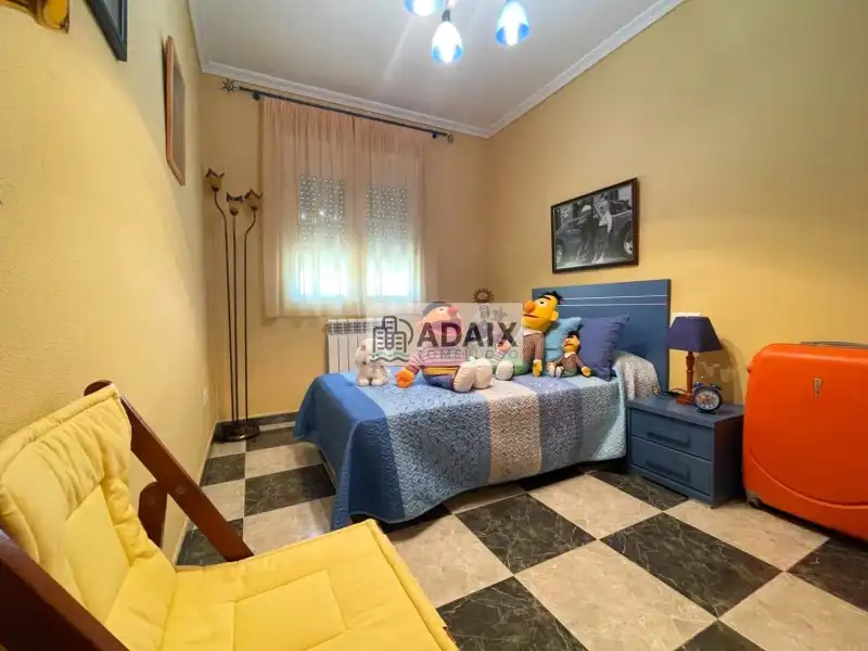 Dormitori de Casa adosada en venda en Tomelloso amb Aire condicionat, Calefacció i Balcó