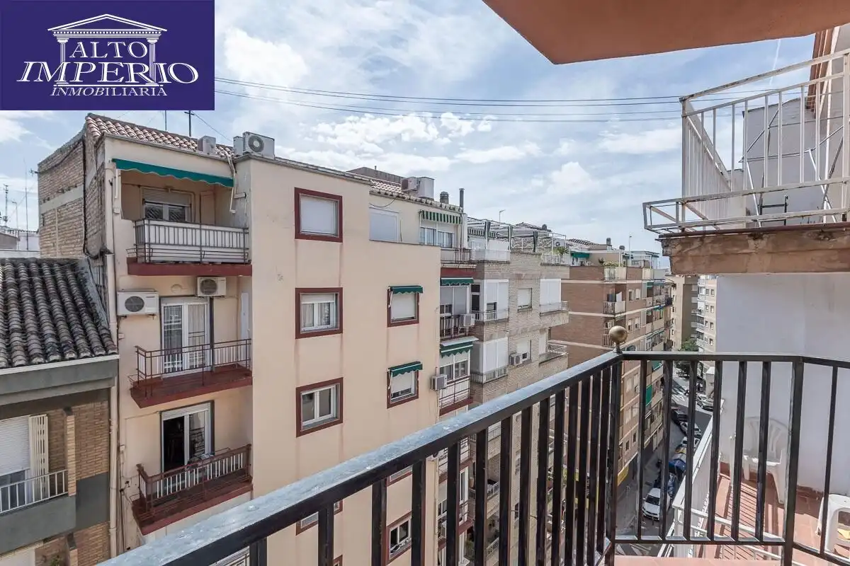 Piso con ascensor en venta en Calle MARQUES DE MONDEJAR