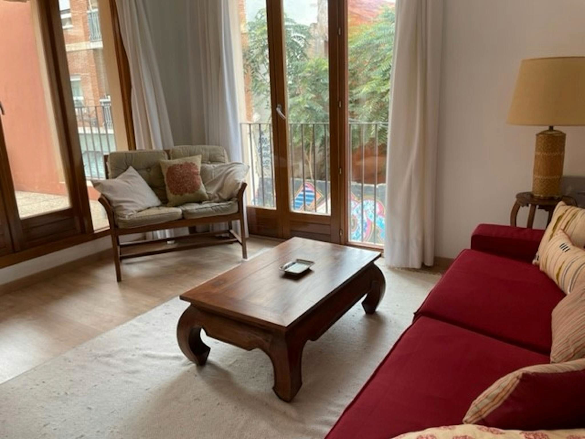 Sala de estar de Piso de alquiler en  Valencia Capital con Aire acondicionado, Calefacción y Jardín privado